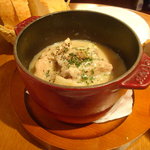 びすとろ UOKIN - 2010/05　和牛　牛もつ煮込み　白味噌仕立てＳＴＡＵＢで(６８０円)。