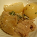 びすとろ UOKIN - 2010/05　和牛　牛もつ煮込み　白味噌仕立てＳＴＡＵＢで(６８０円)・・・取り分け後。