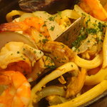 びすとろ UOKIN - 2010/05　シーフードパエリア　〆はこの１品！！ビストロ人気ＮＯ１(Ｍサイズ)(７８０円)。