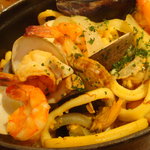 びすとろ UOKIN - 2010/05　シーフードパエリア　〆はこの１品！！ビストロ人気ＮＯ１(Ｍサイズ)(７８０円)。