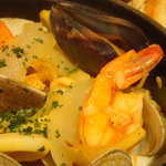 びすとろ UOKIN - 2010/05　シーフードパエリア　〆はこの１品！！ビストロ人気ＮＯ１(Ｍサイズ)(７８０円)。