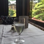 ザ・フジヤ - 水の向こうに