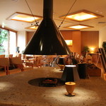 ゆと森倶楽部 - 暖炉ラウンジ