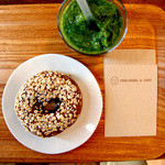 ヒグベーグル&カフェ - 料理写真:マルチグレインベーグル＆ベジスムージー