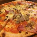 Warung Citta Ovest - ピッツァ ソーセージ&ハム（Rp.48k）