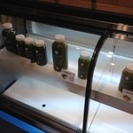 パラシューツ - 店内ショーケース