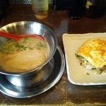 小盛りチャーシューライス定食690円 チーズ無料トッピング 白とんこつ細麺