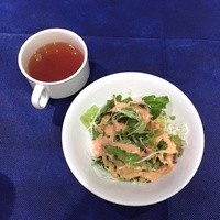ニコラス 新橋店 - セットのサラダとスープ