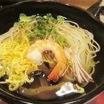 Komemaru - にゅうめんは温かいにゅうめんと冷たいにゅうめんが選べます、私は冷たい麺を選びました。
                      