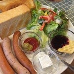 トースト&スモークソーセージ 950円