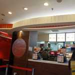 BURGER KING - for here(ここで食っていくぞ)と言いながら注文を済ませました。