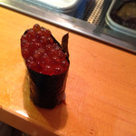 鮨処寿司大 - 最後のオーダーは生の季節だということでいくらに。