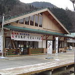 道の駅 果樹公園あしがくぼ - ずりあげうどんと蕎麦の建物