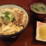 かんぱい食堂 - カツ丼５５０円。ボリュームたっぷりでした。