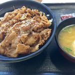 Yoshinoya - 牛カルビ丼（並）590円