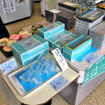 お菓子のアオキ - 販売台に並ぶ「薄荷葛きり」（２０１５年８月）