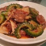 北京遊膳 - ニガウリと牛カルビの豆板醤炒め