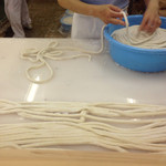 田沢湖共栄パレス - 店内では、稲庭うどん作りの実演もしています