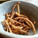 蕎肆 穂乃香 - お通しの揚げ蕎麦。