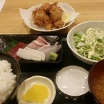 まう - 15.08.15:刺身定食と唐揚げ