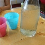 らーめん食堂 ゆうき屋 - 【2015.8.15(土)】テーブルにあるお冷