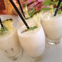 マディソン ニューヨーク キッチン - スムージーは、四種類あってフレッシュキルズにしました。クセがなく、飲みやすいですよ。ほんのりな甘さもGood！チアシードが入ってて健康的。