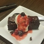 トラットリア クアルト - 【2015年８月】夜コース　ラストのデザート　チョコレートケーキ