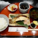 鈴波本店 膳処 - 本日のお魚は白ヒラスでした