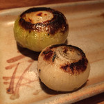 とり喜 - 小玉ねぎ。口いっぱいに汁が溢れます。