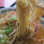 ジャンボらーめんますの - 麺は玉子麺ですべすべ