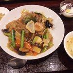 中国飯店 天源 - 中華丼ランチ　ご飯少なめ