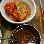 Yokoya Horumon - キムチと焼肉のタレ