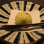 京都 なだ万 賓館 - うぐいす餅のアップ(2015.05)