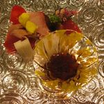 京都 なだ万 賓館 - 初鰹焼霜作りサラダ仕立て、卸しポンズドレッシングのアップ(2015.05)