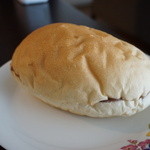 ゆうきぱん - あんことバターのパン。超どっしり。