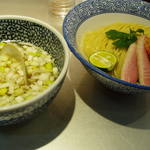 豚骨一燈 - 鶏と貝の淡麗塩つけそば　８５０円