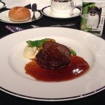 グランドハイアット東京 - オーストラリア産フィレ肉のロースト 黒トリュフとマデラ酒のソース クリームポテト 温野菜