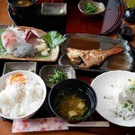 かあちゃんの店 - かあちゃん煮魚定食　1,500円