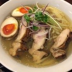 彩色ラーメン きんせい総本家 夢風 - 冷し第12弾「復刻版　冷やし燻製鶏塩ラーメン(900円)」