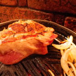 炭火焼 生ラム ジンギスカン だるまや 新宿西口本店 - どーんラムどーん