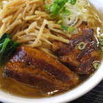 自然洞 麺舗 - 　ボリュームあるチャーシュー　 