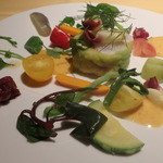 花小町 - 水俣産足赤海老と高木農園自然栽培おくら、クルン農園茄子のテリーヌ、足赤海老のサヴァイヨン、熊本のお野菜添え