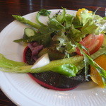 ズッペリア オステリア ピティリアーノ - 新鮮野菜の一皿、角度を変えて