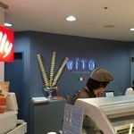 VITO - ここでお好きなジェラートを選んで会計。
      お好きな席へどうぞ。