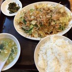 葉隠一番 - 肉野菜炒め定食(日替わり？ランチメニュー)