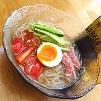 モランボン本店 - 日曜日のビア付きお家ランチ ♪ モランボンさんの「生冷麺」(^^) #ごちそうフォト #冷麺 #焼肉もあればイイのにw