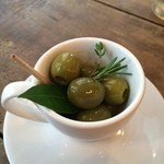 organ - サービスで出されたオリーブがやたらおいしい。しょっぱくなくて味がある