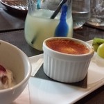 カーサ ノストラ ももや食堂 - ランチ  デザート (大福のアイス  フルーツ  ブリュレ) とドリンク