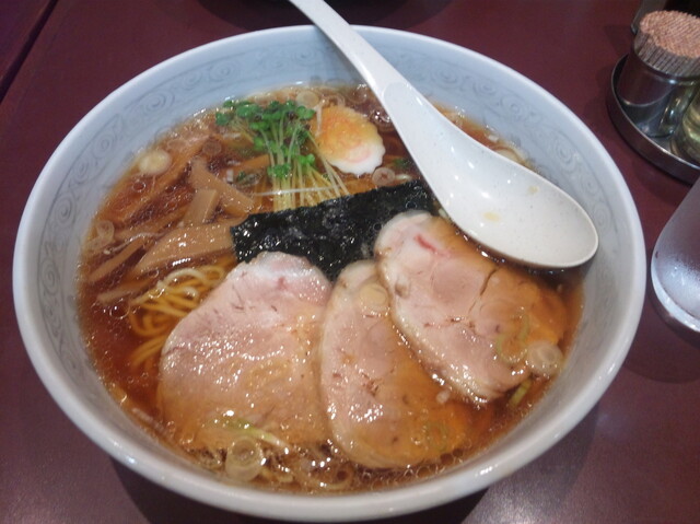 美味しそうな醤油ラーメン By 神崎 中華麺工房 男爵 市川 ラーメン 食べログ