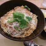 ごはんかふぇはなまる - 卵がフワトロのカツ丼